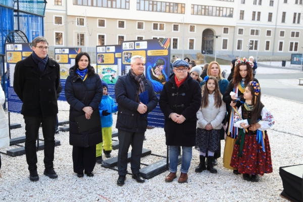 У Будапешті проходить виставка дитячих малюнків та есе «Обличчя української мрії»