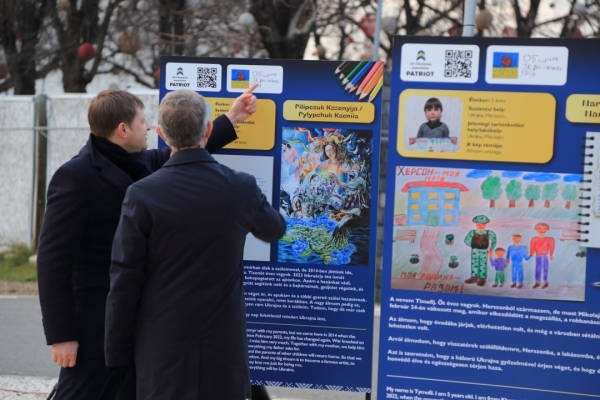У Будапешті проходить виставка дитячих малюнків та есе «Обличчя української мрії»