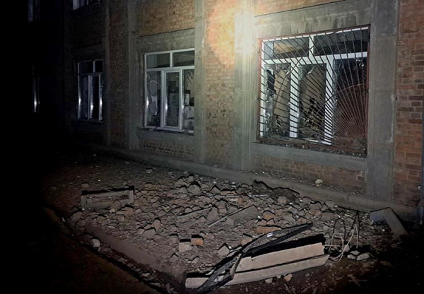 На Нікопольщині ворог побив багатоповерхівки та приватний сектор