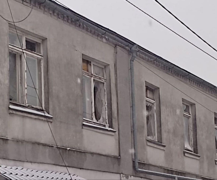 У Нікополі і Марганецькій громаді рашисти пошкодили приватні підприємство і будинок, інше майно