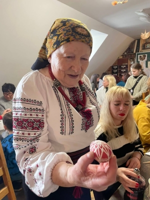 Союз українок Естонії провів майстер-клас з писанкарства