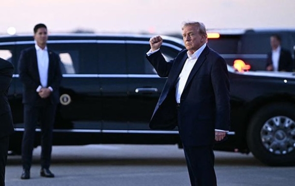 Трамп звільнив від мит смартфони та комп'ютери