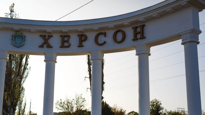 Росіяни атакували авто волонтерів у Херсоні: є загиблий і поранені 