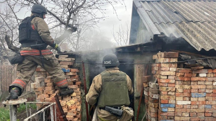 Російська армія атакувала Нікопольщину: троє людей постраждали, серед них дитина 
