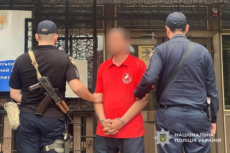 У Дніпрі зловмисник пограбував будинок військовослужбовця