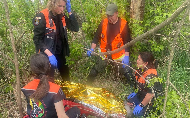 На Дніпропетровщині врятували 86-річну бабусю, яка пролежала у лісосмузі майже добу