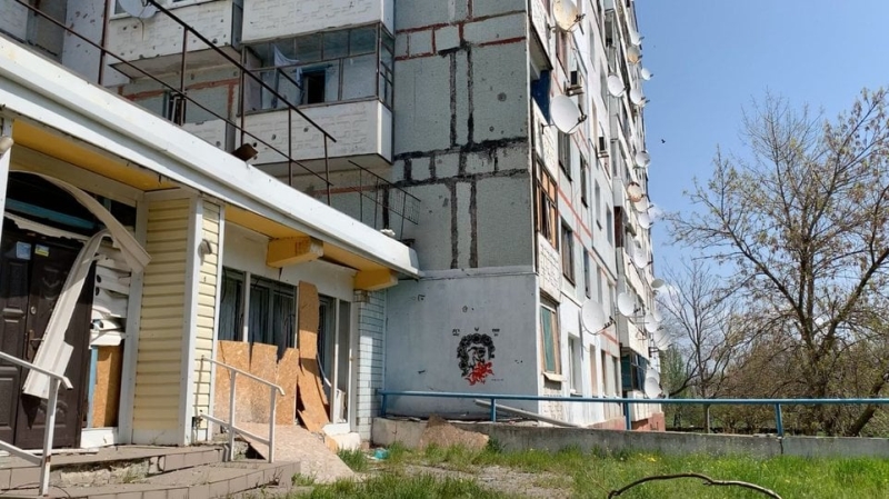 Українські художники створили мурали на зруйнованих будівлях у прифронтових містах