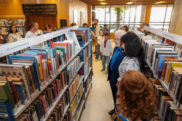 «Українську книжкову поличку» відкрили в португальському місті Коїмбра