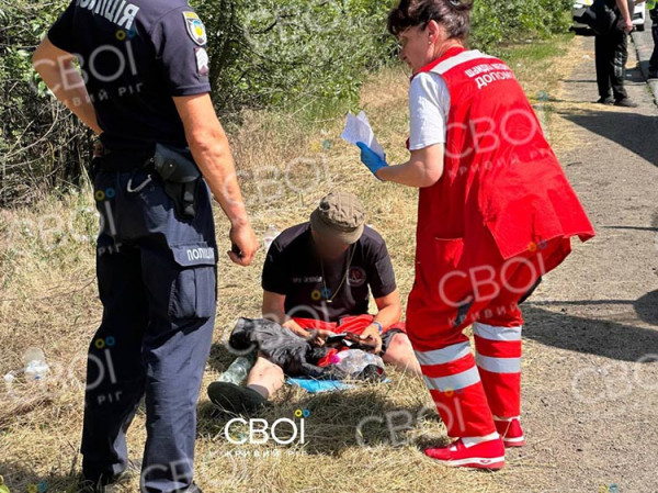 Під Кривим Рогом авто врізалося в рейсовий автобус: є постраждалі