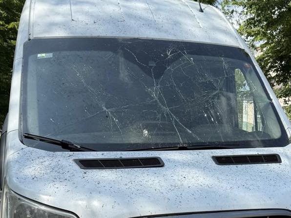 Вдень ординці атакували Самарівський і Нікопольський райони, пошкодили багатоповерхівку і мікроавтобус