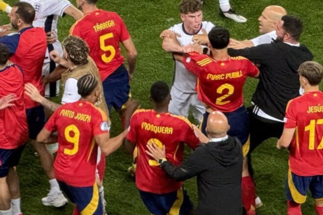 ВІДЕО. Програвати треба вміти. Гравці Іспанії U21 побилися із англійцями