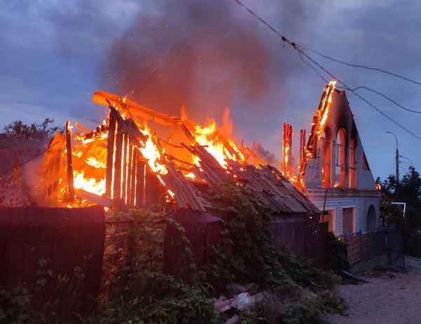 Ворог атакував декілька районів Дніпропетрвщини: що відомо на ранок 18 червня
