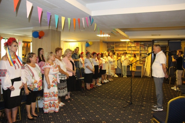 У Бухаресті відбувся VIII фестиваль українських пісень «Червона Ружа Трояка»