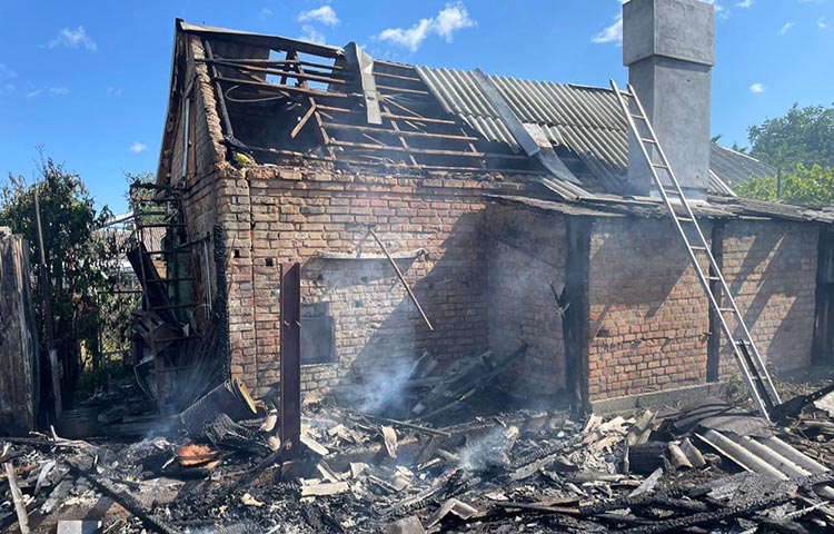 Через російські атаки на Дніпропетровщині постраждали люди, багато руйнувань