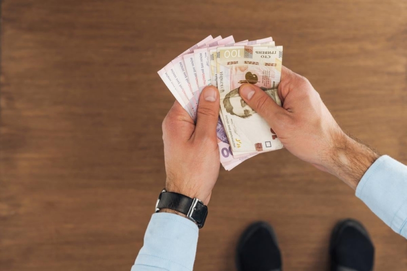 ЯК ГАДАЄТЕ,  випадково ЧИ НІ УРЯД ТИМ ЧАСОМ ЗБИРАЄТЬСЯ ВІДМОВИТИСЯ ВІД ПРОЖИТКОВОГО МІНІМУМУ?