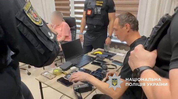 Мешканець Дніпра організував мережу шахрайських call-центрів, яка обкрадала громадян країн Євросоюзу