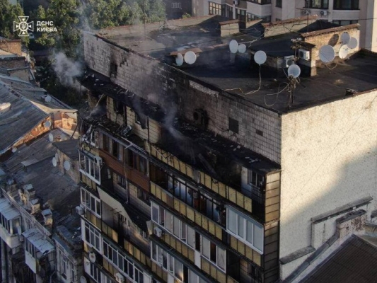 МВС: У Києві загинули 68-річна мешканка та 22-річна капрал поліції метрополітену 
