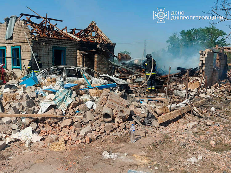 Рятувальники показали наслідки «прильоту» у Великомихайлівську громаду