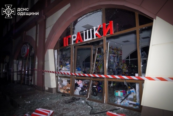 Росіяни масовано атакували Одесу: горів Привоз та житлові будинки, постраждали чотири людини 