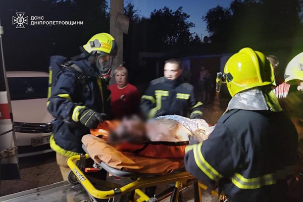 У Кривому Розі вогнеборці врятували чоловіка