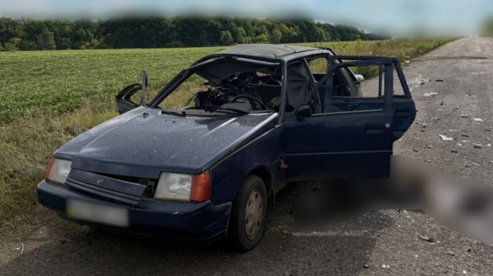 Російський FPV-дрон поцілив у цивільну автівку та вбив чоловіка і жінку на Харківщині 