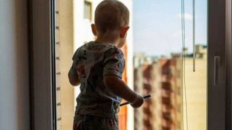 У лікарні рятують дитину, яка випала з вікна у Жовтих Водах