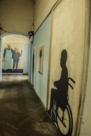 У приміщенні колишнього львівського готелю триває виставка Олега Тістола