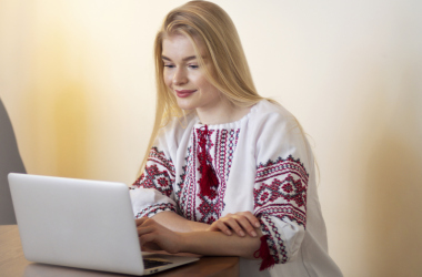 Учителів української мови та літератури запрошують на вебінар